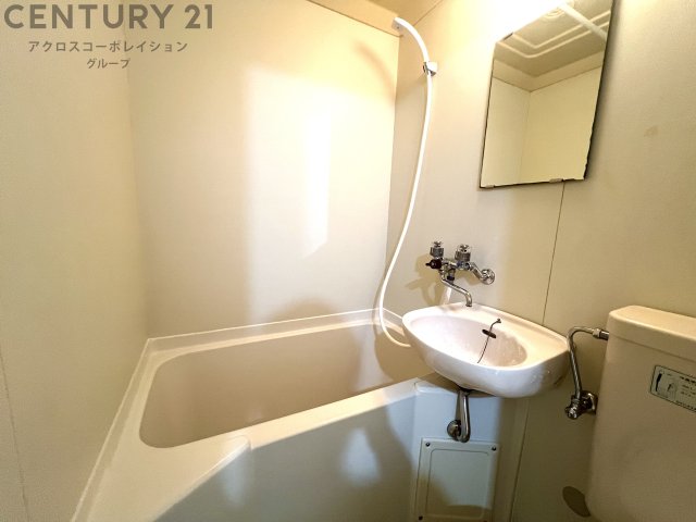 バス・シャワールーム　清潔感のあるユニットバス♪