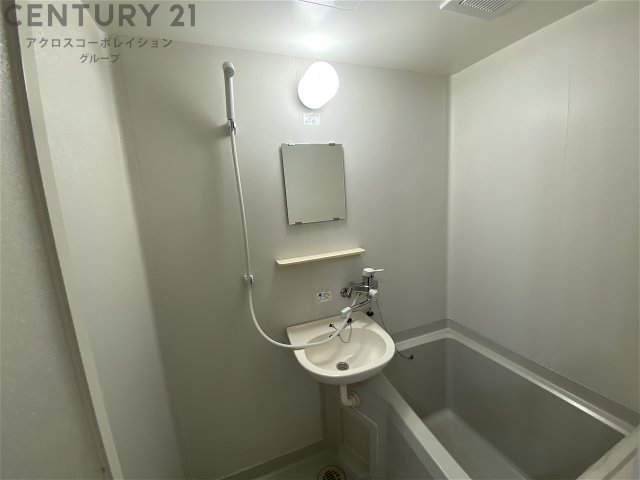 洗面設備　浴室内に洗面台付き♪