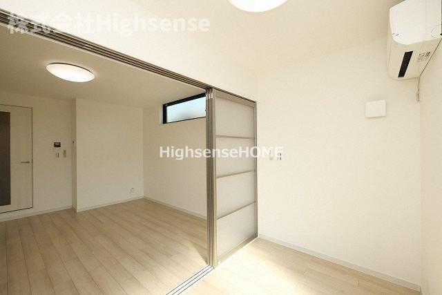 居室・リビング　個人の部屋や寝室として使える洋室です