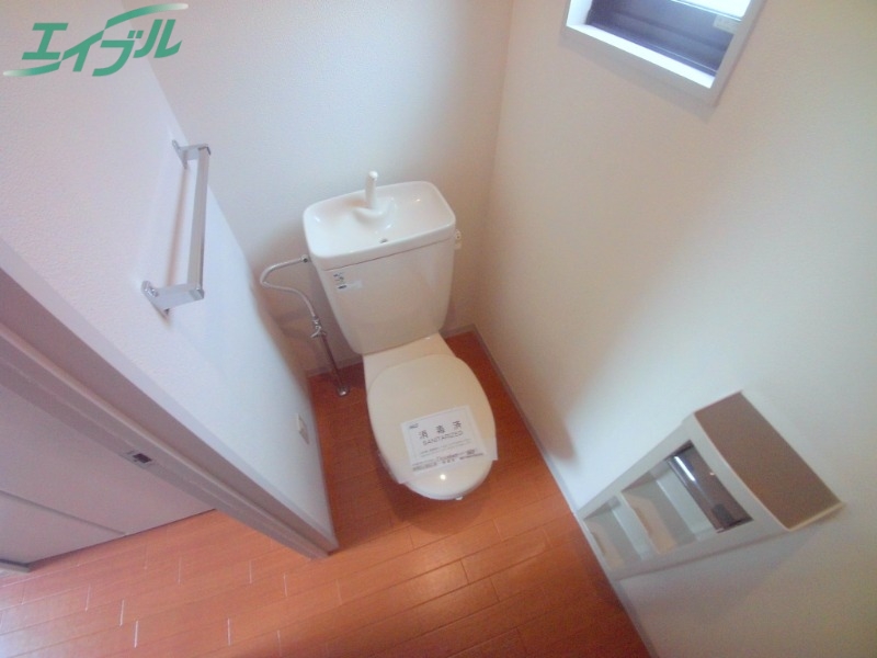 トイレ　同物件別部屋写真