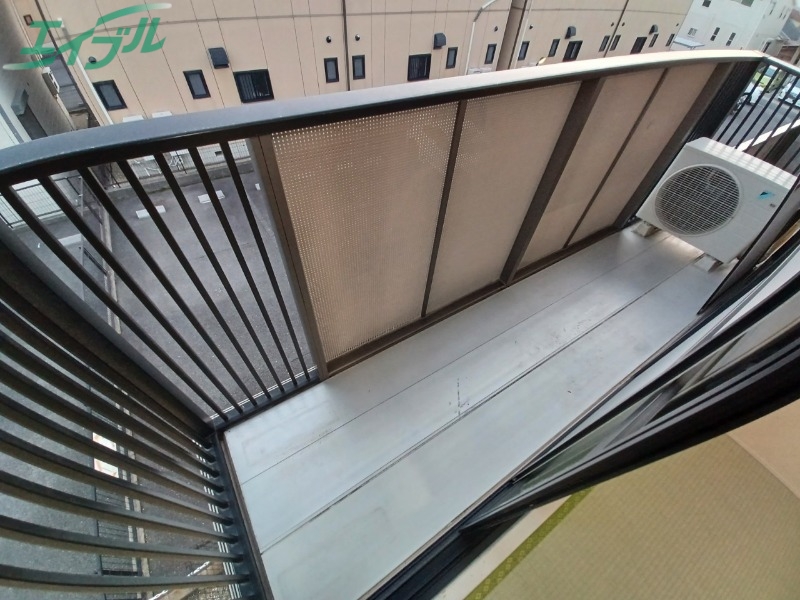 バルコニー　同物件別部屋写真