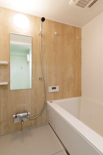バス・シャワールーム　※写真は同じマンションの違う部屋のものになります。