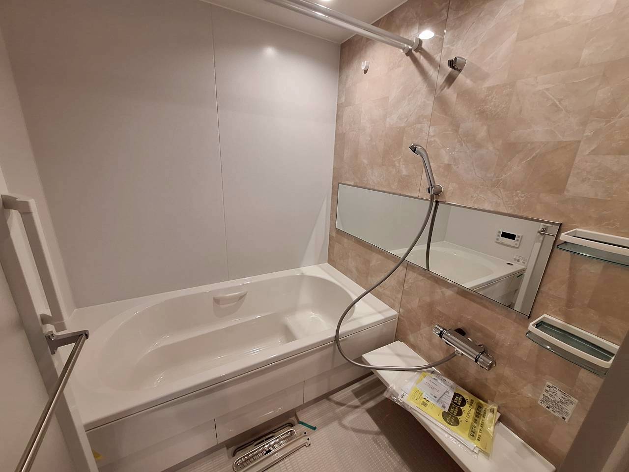 バス・シャワールーム　【イメージ写真】同仕様バスルーム