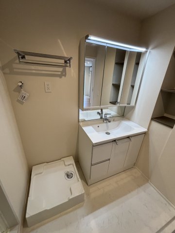 キッチン　【イメージ写真】同仕様システムキッチン