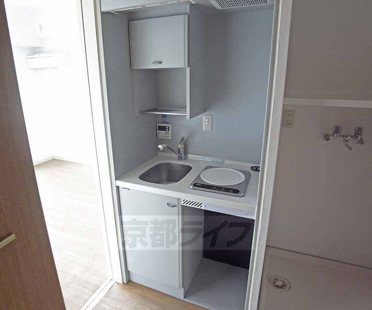 キッチン　１口ＩＨコンロに改装していってます。