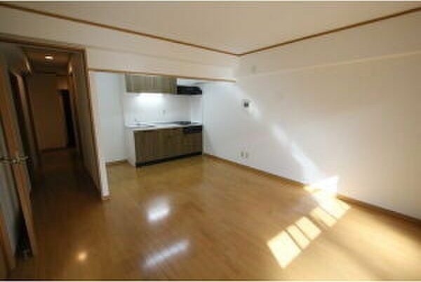 居室・リビング　写真は類似です。