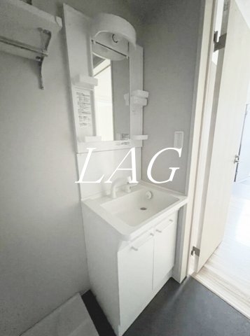 洗面設備　独立洗面台です。