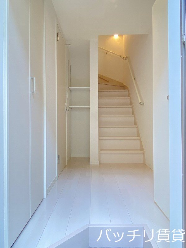 玄関　同型タイプの為、現状を優先致します。