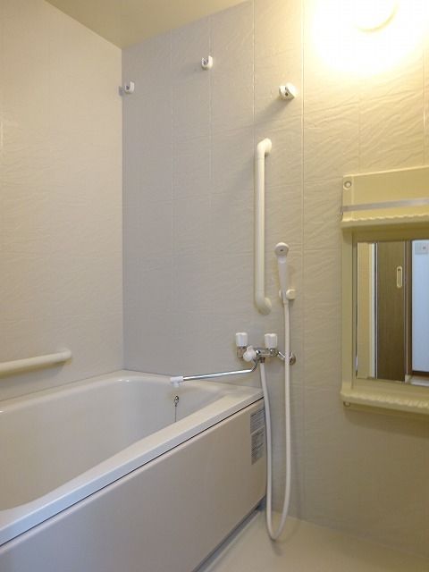 バス・シャワールーム　☆追い焚き付き☆