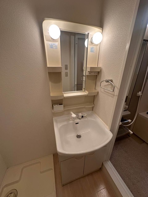 洗面設備　※参考写真※洗髪洗面化粧台で忙しい朝にも寝癖の付いた頭にも優