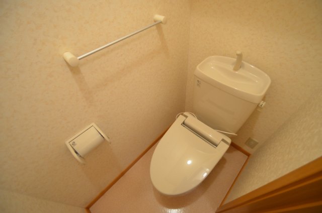 トイレ　清潔感のあるお手洗いです☆