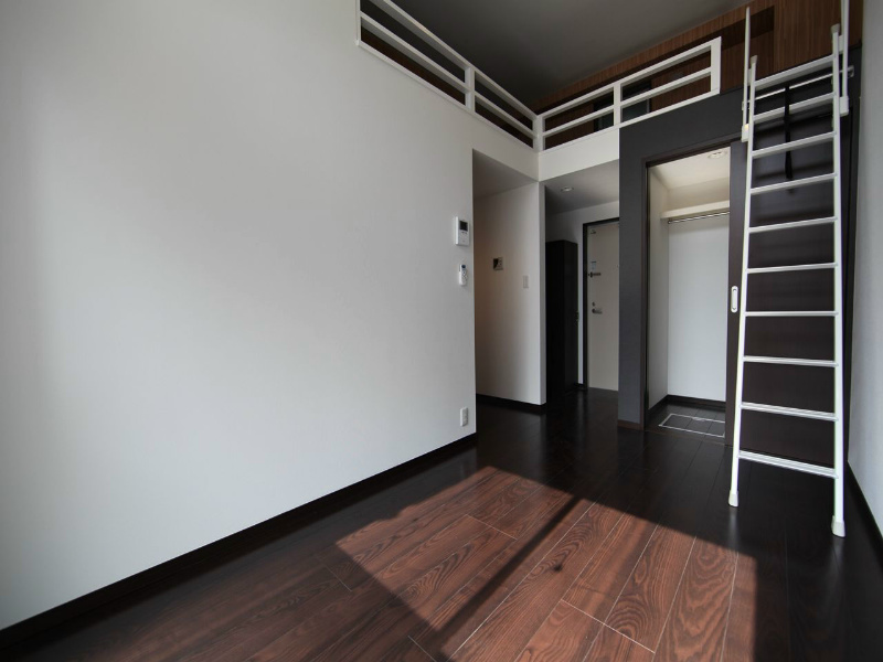 居室・リビング　洋室9帖　ロフト6.4帖（収納としても部屋としても使えます）