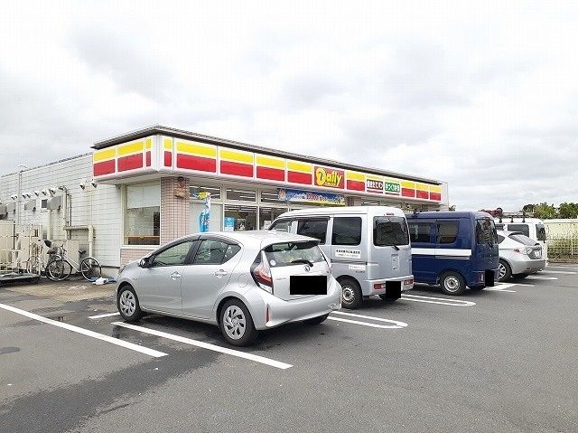 コンビニ　デイリーヤマザキ（コンビニ）まで200m