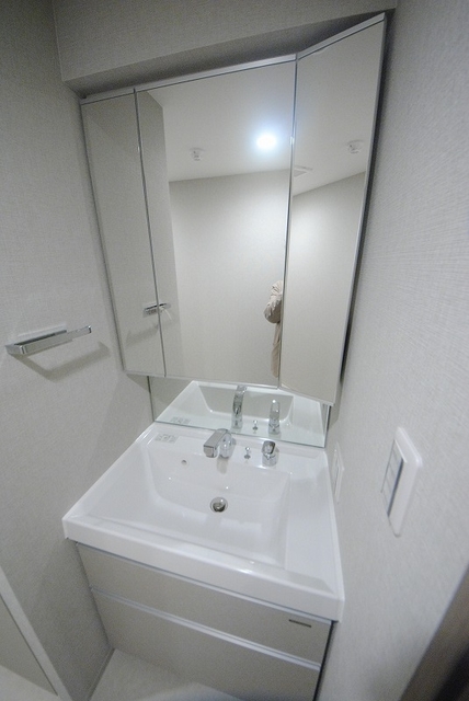 洗面設備　写真は６０３号室