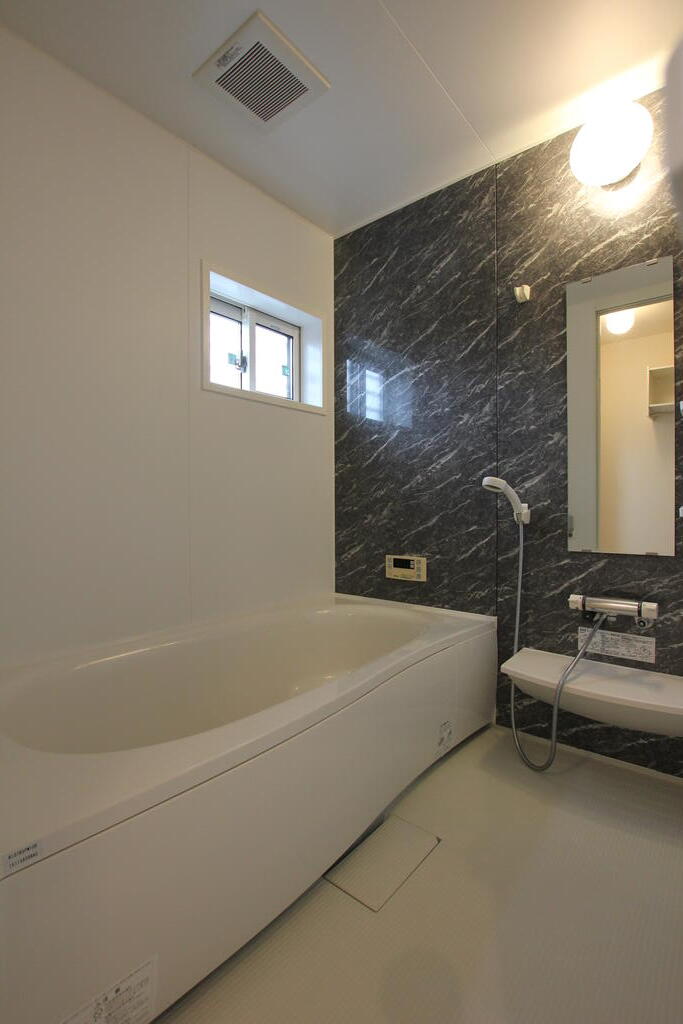 バス・シャワールーム　同物件、別部屋の写真です。