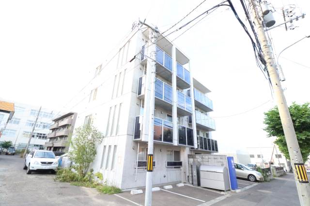 建物外観　４階建て★