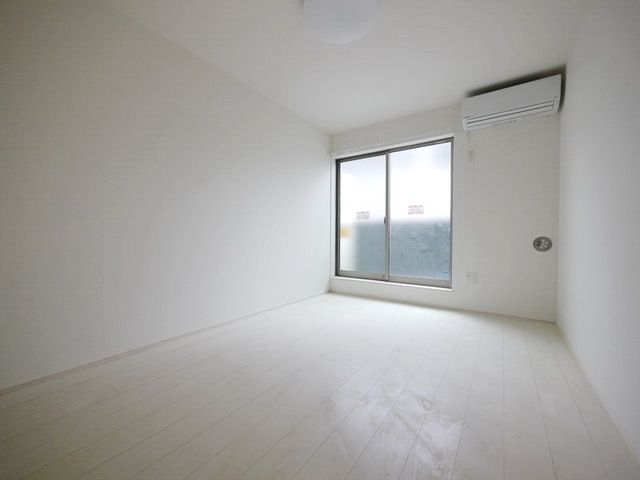 居室・リビング　★６．５帖の洋室★