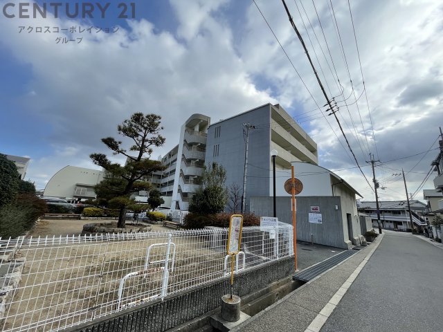 建物外観　エレベーター、オートロック、宅配ボックス完備☆