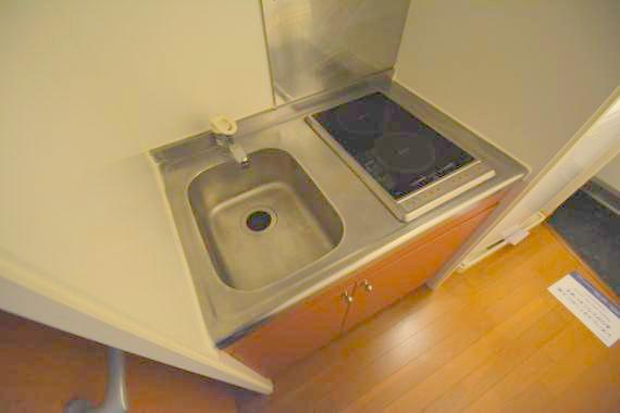 キッチン　落ち着いた色合いのキッチン。使い勝手も良いです。