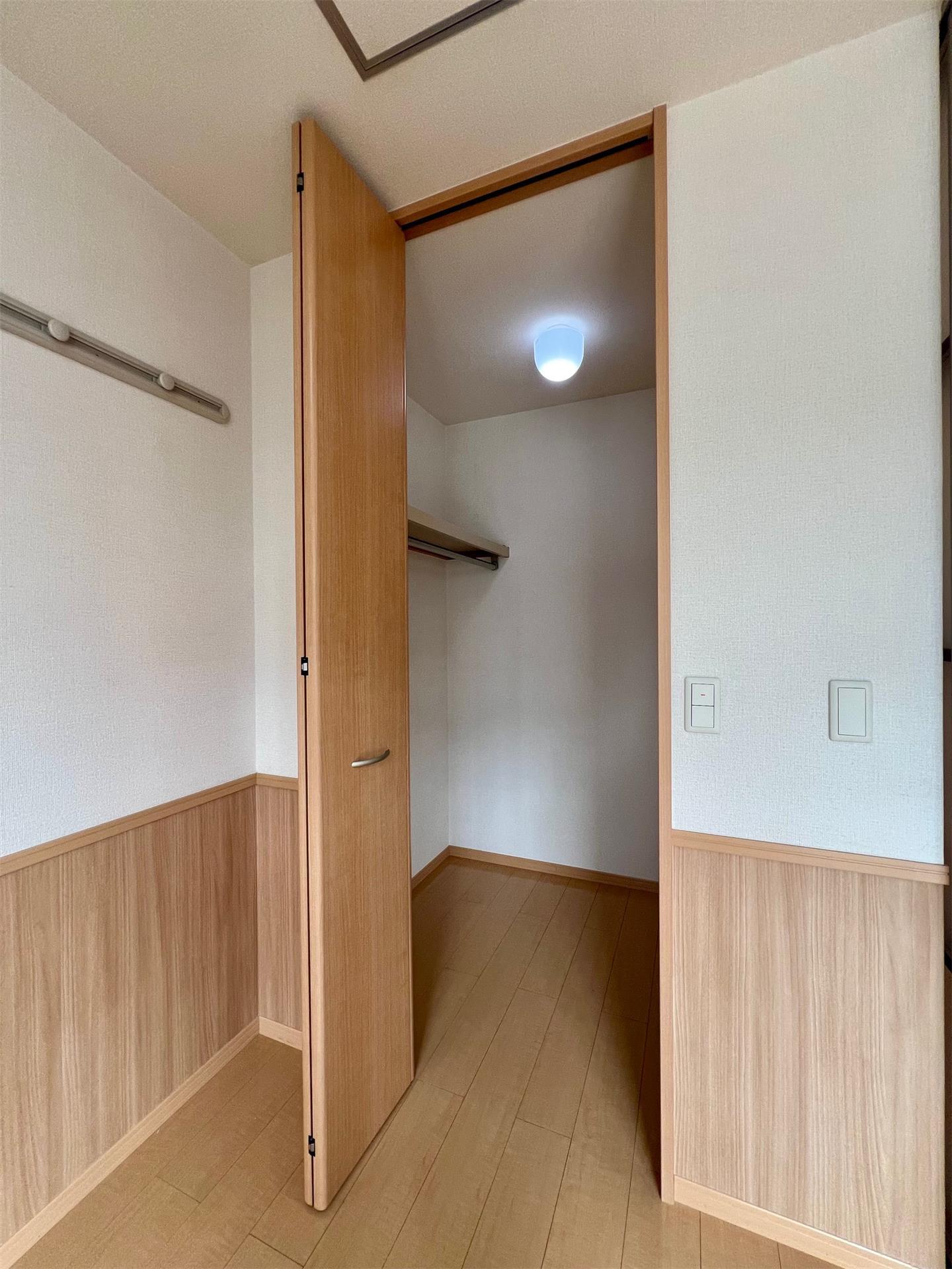 収納　同タイプ室内写真（反転タイプ）