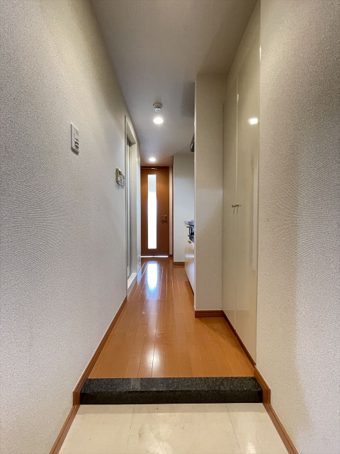 玄関　（別タイプ参考写真）スカイコート文京白山第3　文京区白山2