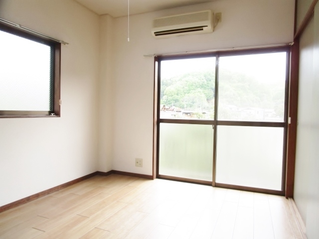 居室・リビング　角部屋参考写真です