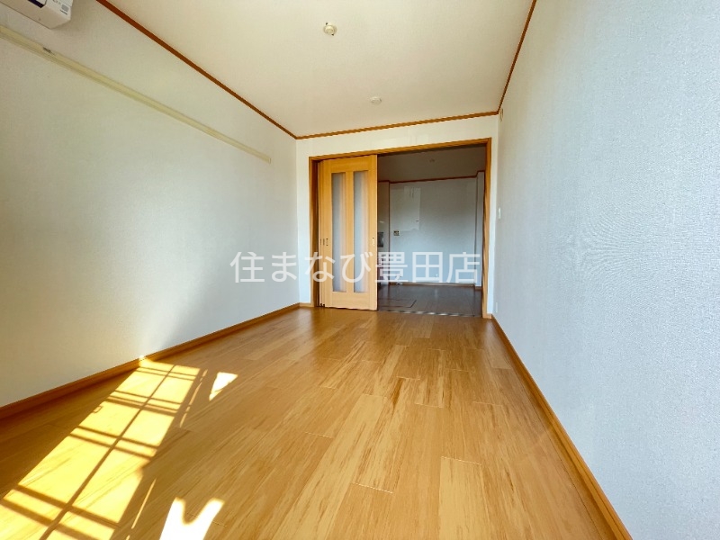 居室・リビング　同型別部屋写真