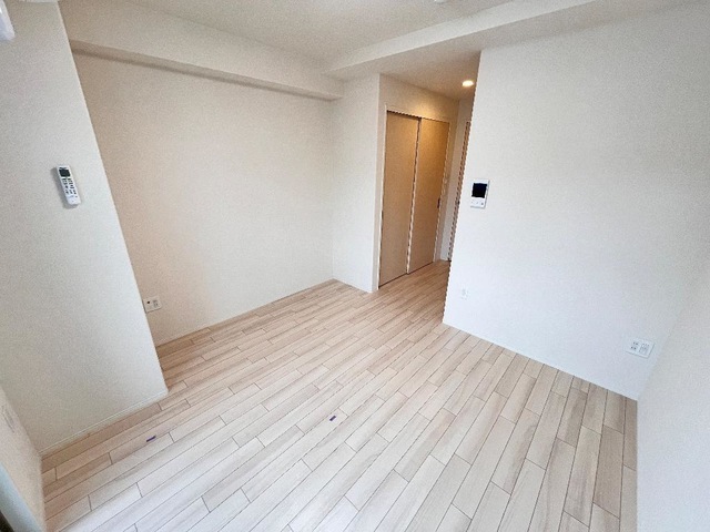 居室・リビング　同物件、別号室の写真