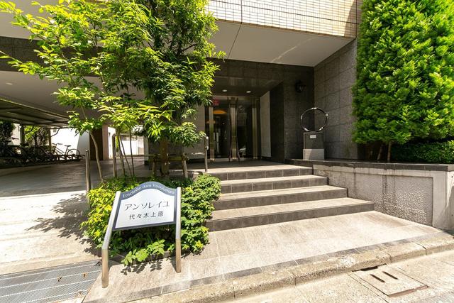 エントランス　清潔なエントランスです