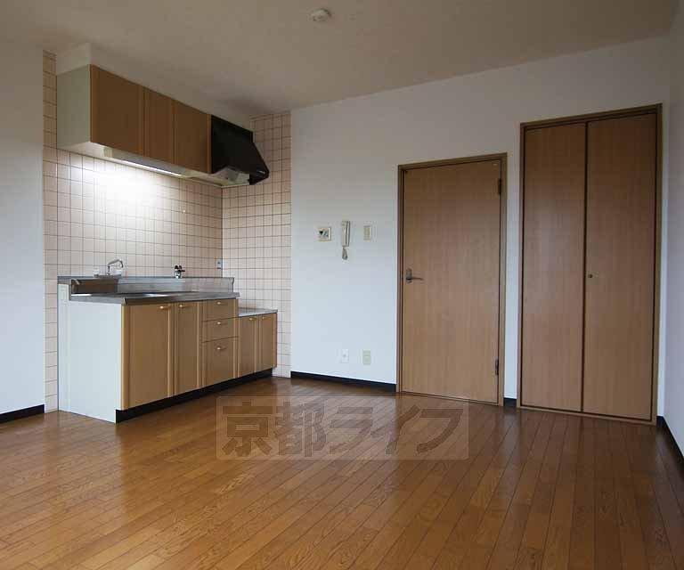 居室・リビング　広々した綺麗なリビングです。