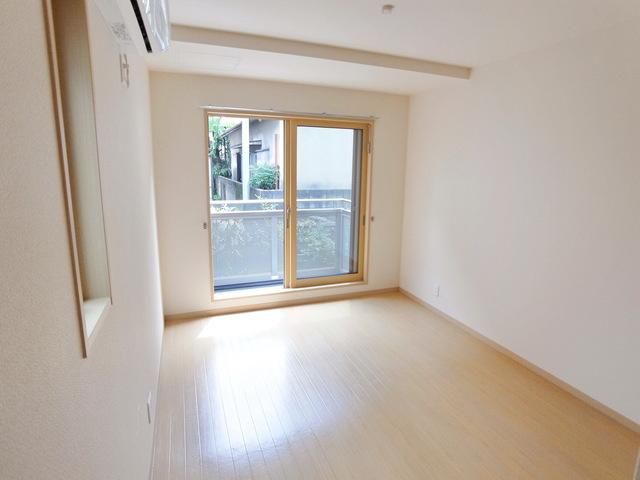 居室・リビング　☆白基調の明るいリビング☆