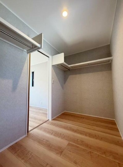 収納　広々ウォークインクローゼット