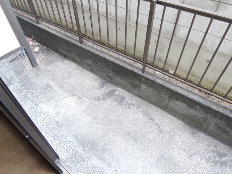 バルコニー　テラス