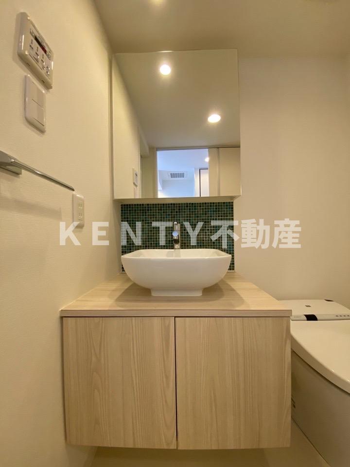 洗面設備　スペースが確保できる洗面所です