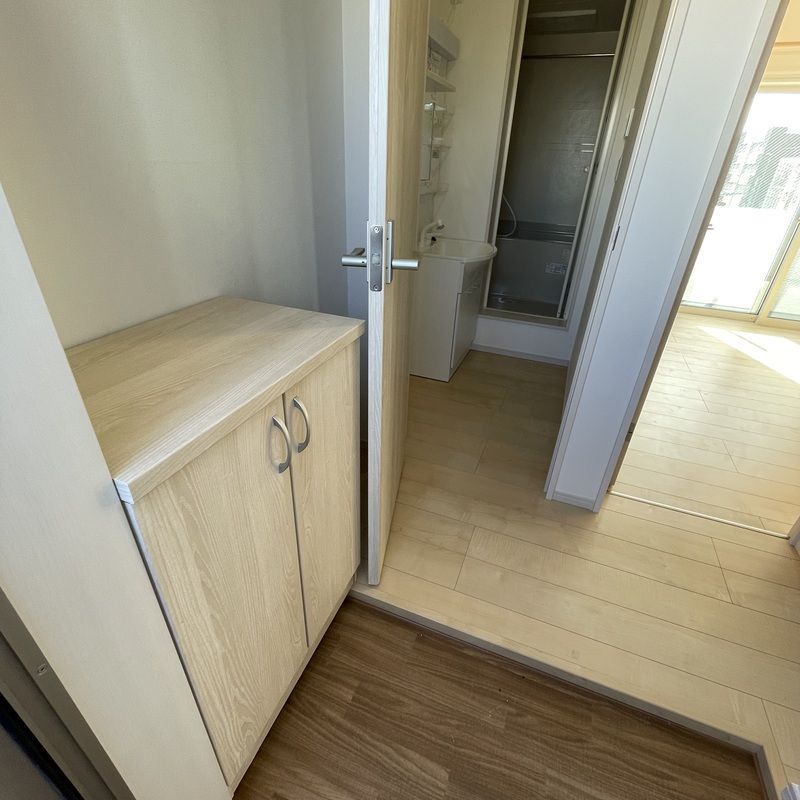 玄関　※同物件別部参考写真