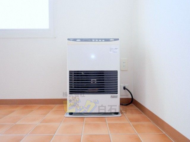 その他設備　経済的で暖かい灯油ストーブ付きです♪