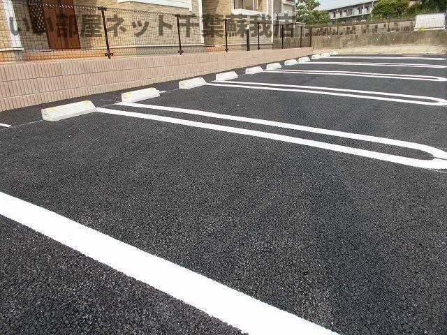 駐車場　駐車場に車を止められます