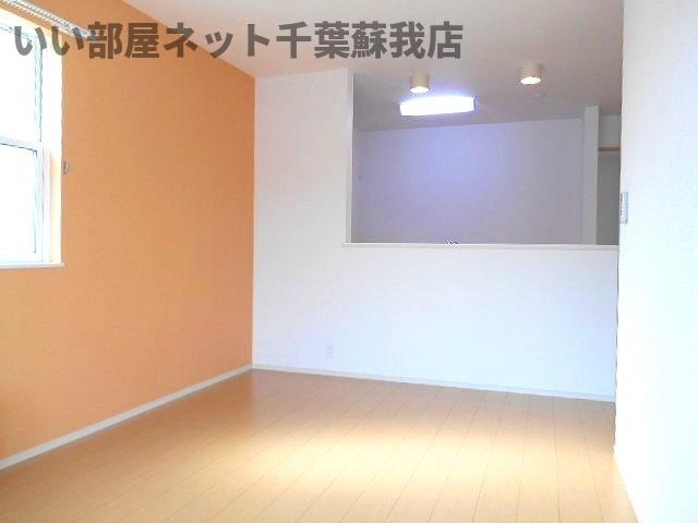 居室・リビング　こちらの居間で趣味の時間をお楽しみください