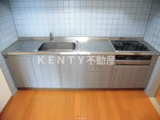 キッチン　コンパクトなキッチンで掃除もラクラク