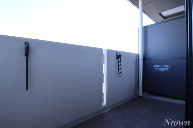 バルコニー　開放的で明るい空間を演出してくれるバルコニーです