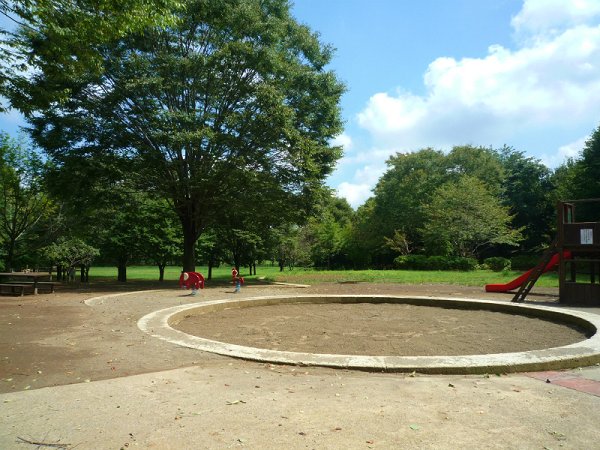 公園　美しが丘公園（公園）まで650m