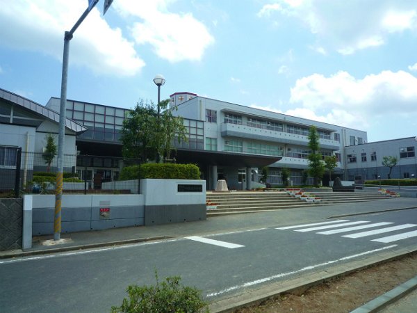 中学校　四街道中学校（中学校）まで1600m