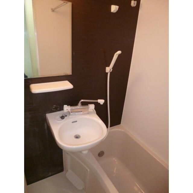 バス・シャワールーム　?