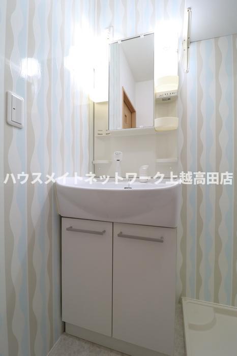 洗面設備　洗髪洗面化粧台（参考4号室反転室内写真）