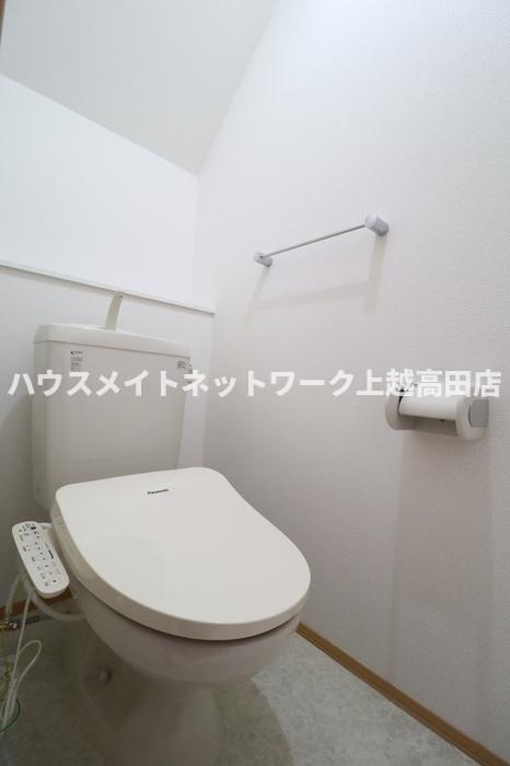 トイレ　温水洗浄便座（参考4号室反転室内写真）