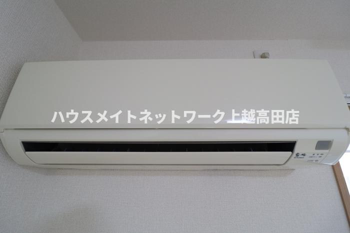 その他設備　エアコン（参考4号室反転室内写真）