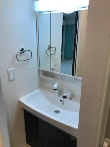 洗面設備　洗髪洗面化粧台