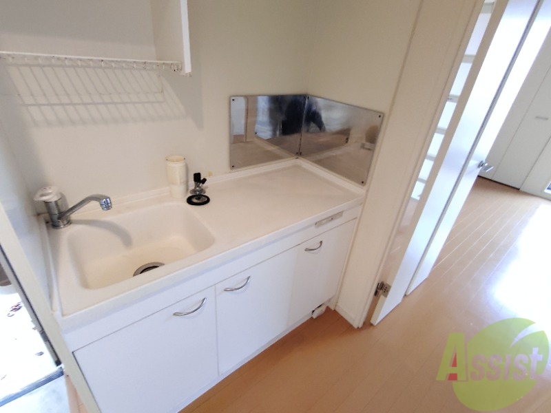 キッチン　キッチンは綺麗で調理スペースもしっかりございます。