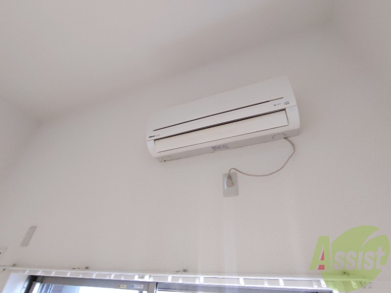 その他設備　リビングのエアコンで暑い日も寒い日も快適に過ごせます