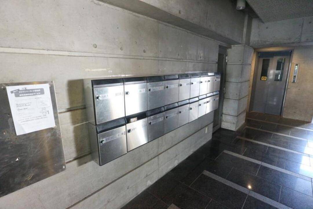 エントランス　メールBOX